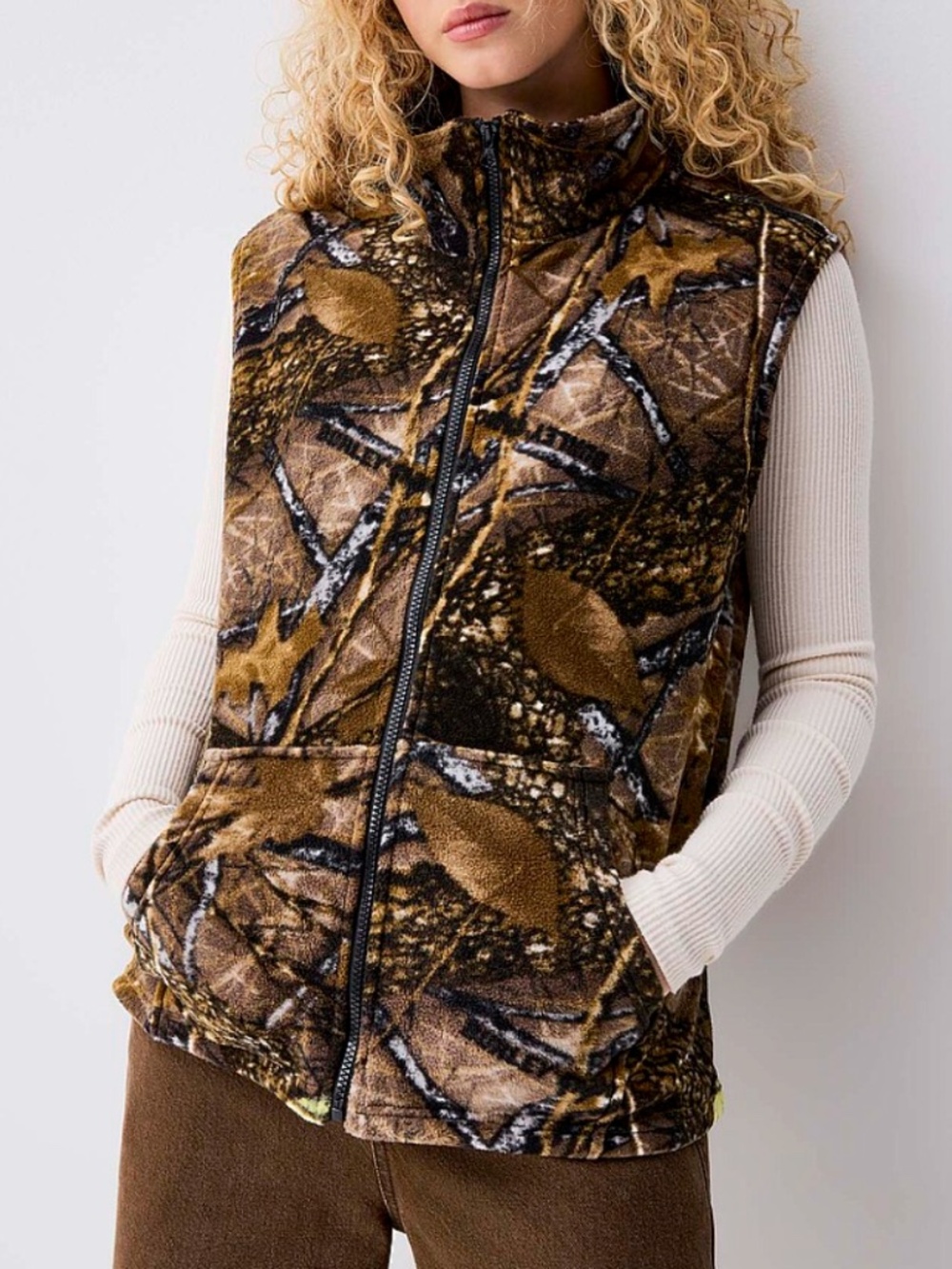 Burly Camo par World Famous Sports camo pattern fleece vest NWT